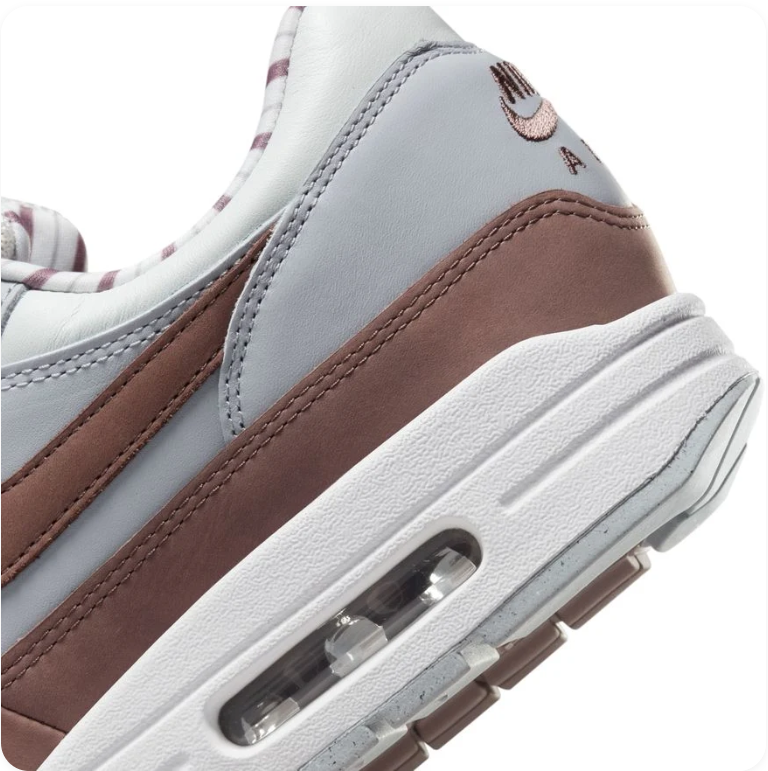 Nike Air Max 1 – Ironstone/Chocolate Brown/University Red