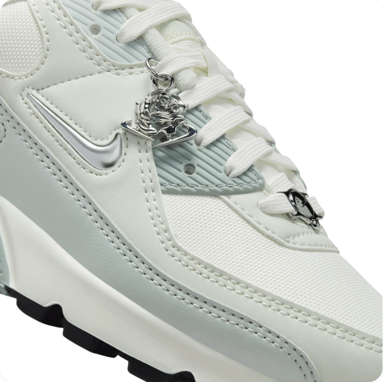 Nike Air Max 90 SE – Summit White/Photon Dust/Lucky Green